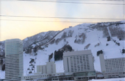 ①苗場